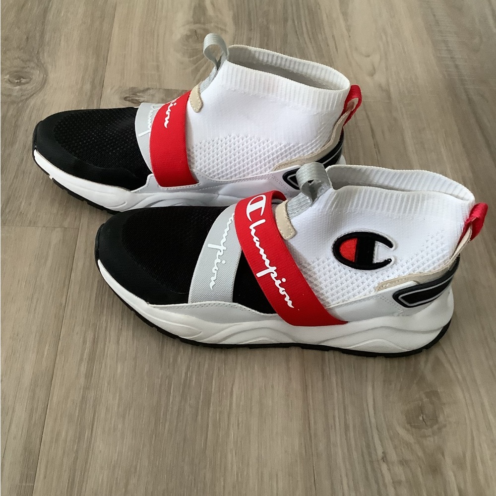 Champion womens rare Black/White/red pull on Sneakers US8